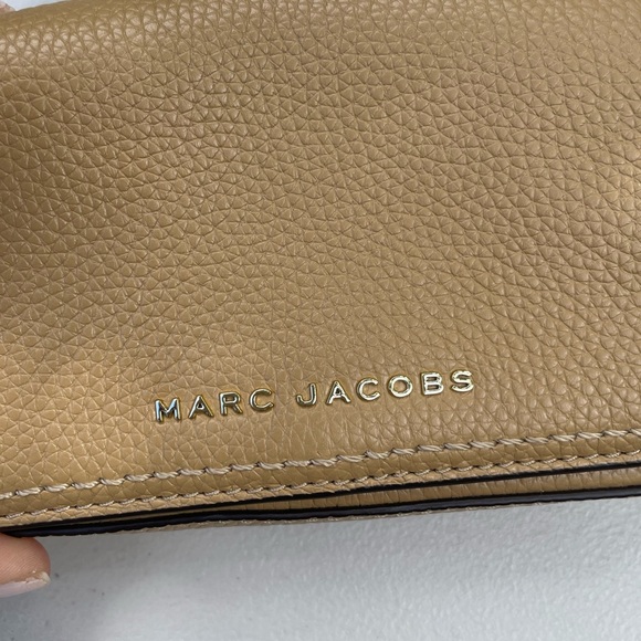 Marc Jacobs Tan Leather Crossbody Bag - Picture 7 of 10